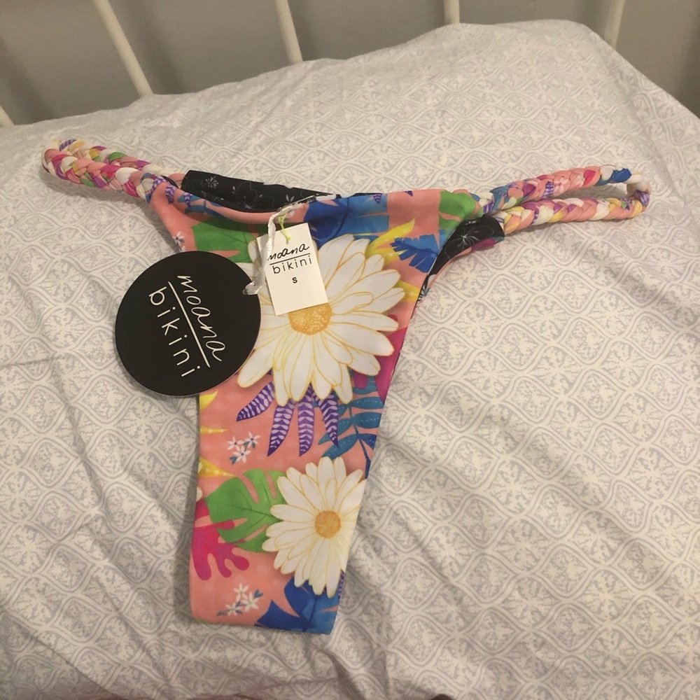 Giggling Grapefruit Bottoms - SMALL